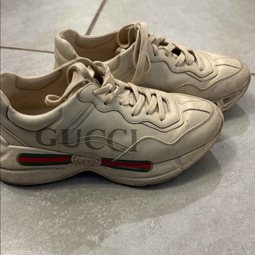 Authentic Gucci Cream Sneakers with Green and Red Stripe